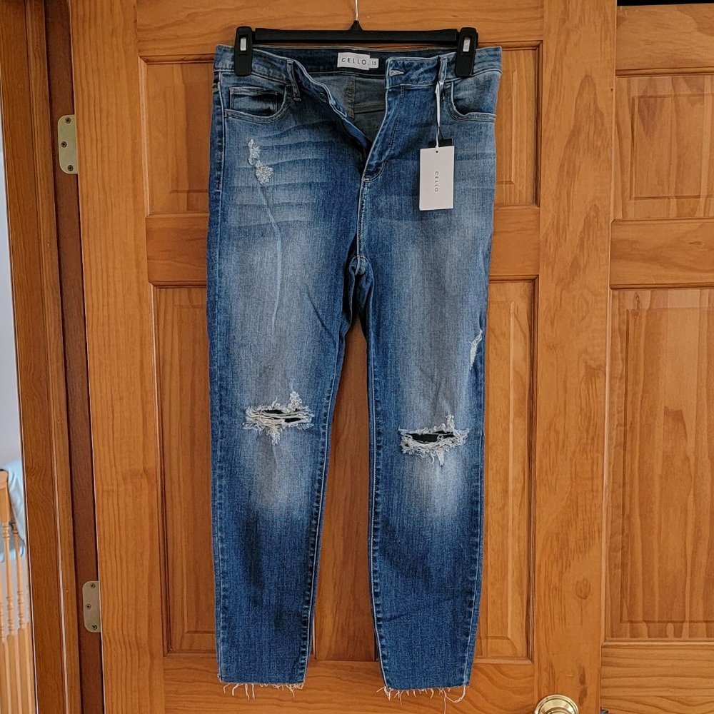 Cello Cropped Skinny Jeans size 13 (NWT)